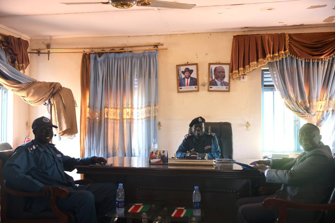 Dr. Gassama meeting with the Warrap State Police Commissioner in his office